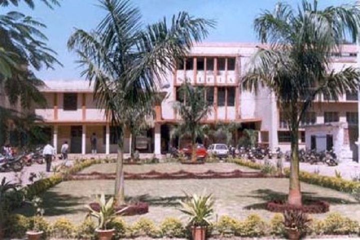 https://cache.careers360.mobi/media/colleges/social-media/media-gallery/9484/2018/12/28/Campus front view of Saifia College of Law Bhopal_Campus-view.JPG